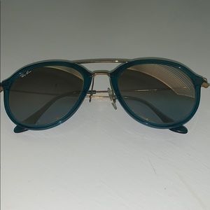 Ray-Ban Aviators - RB4253